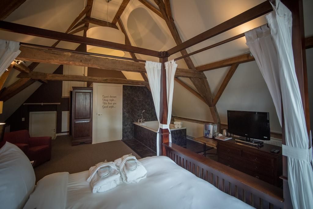 Hotel Het Raedthuys Синт Маартенсдайк Екстериор снимка