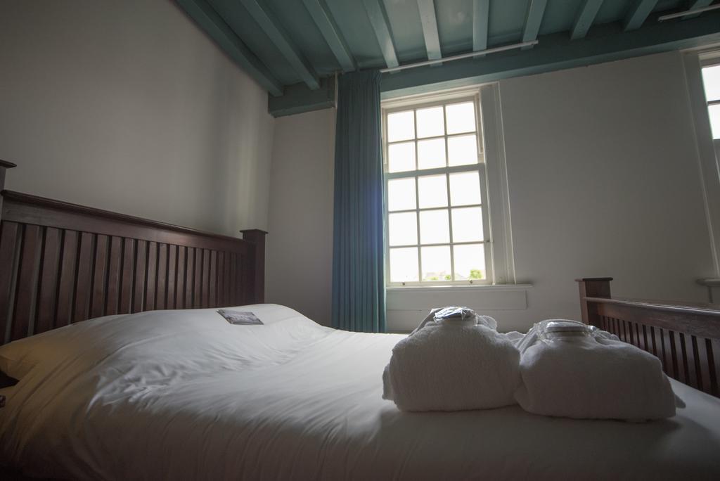 Hotel Het Raedthuys Синт Маартенсдайк Екстериор снимка