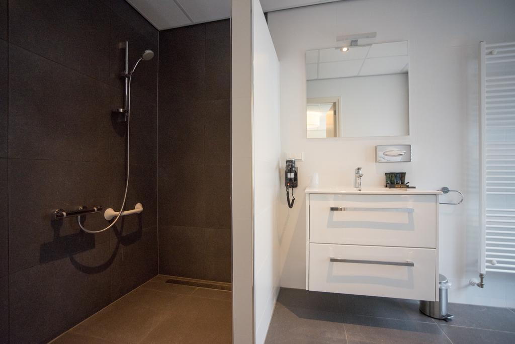 Hotel Het Raedthuys Синт Маартенсдайк Екстериор снимка