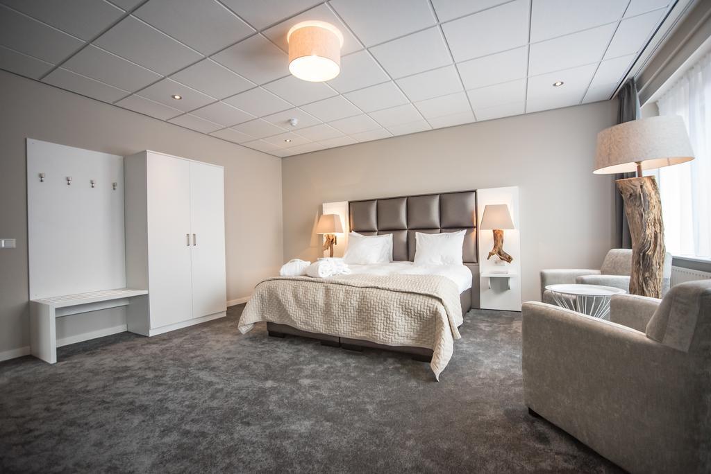 Hotel Het Raedthuys Синт Маартенсдайк Екстериор снимка