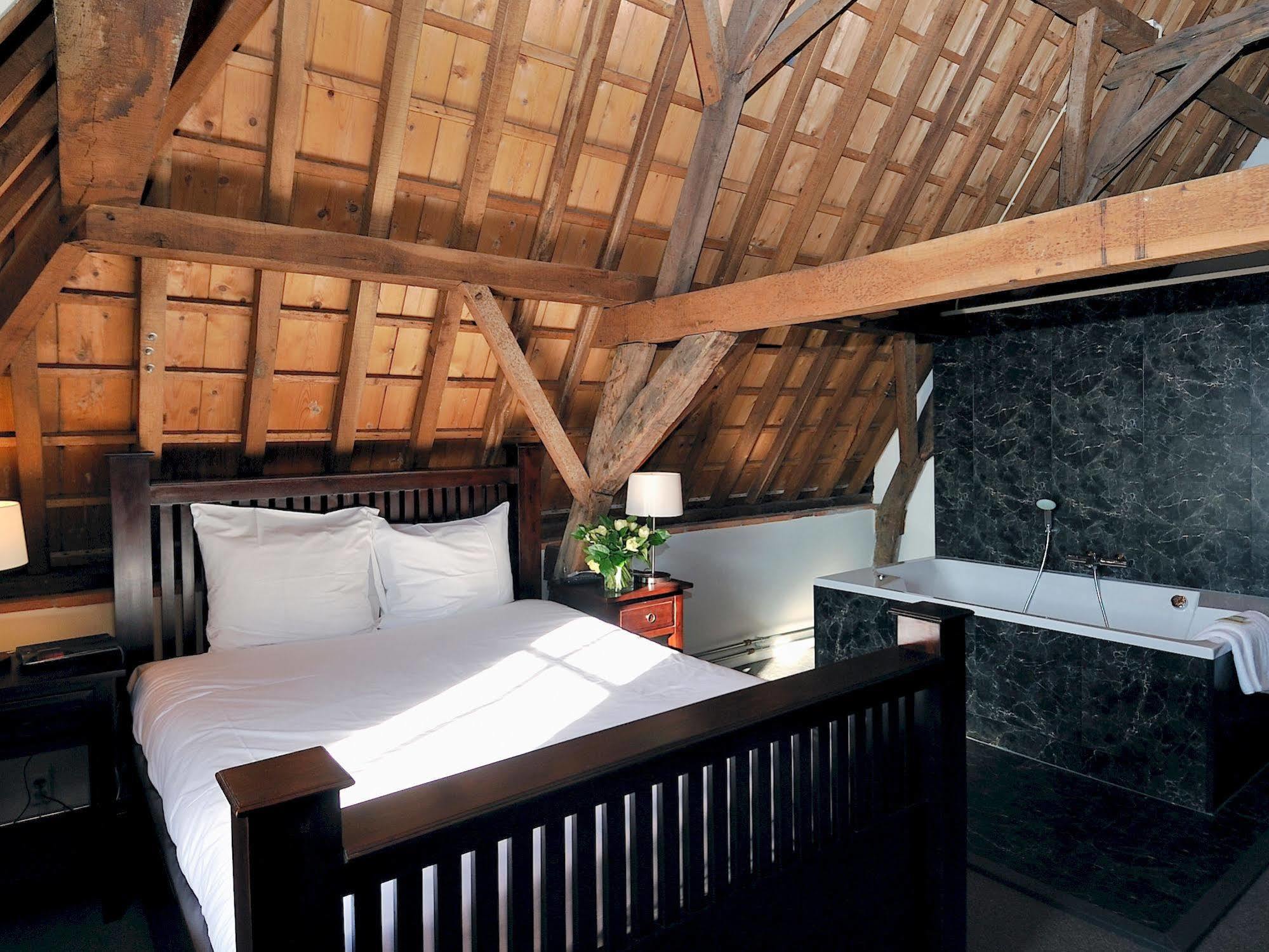 Hotel Het Raedthuys Синт Маартенсдайк Екстериор снимка