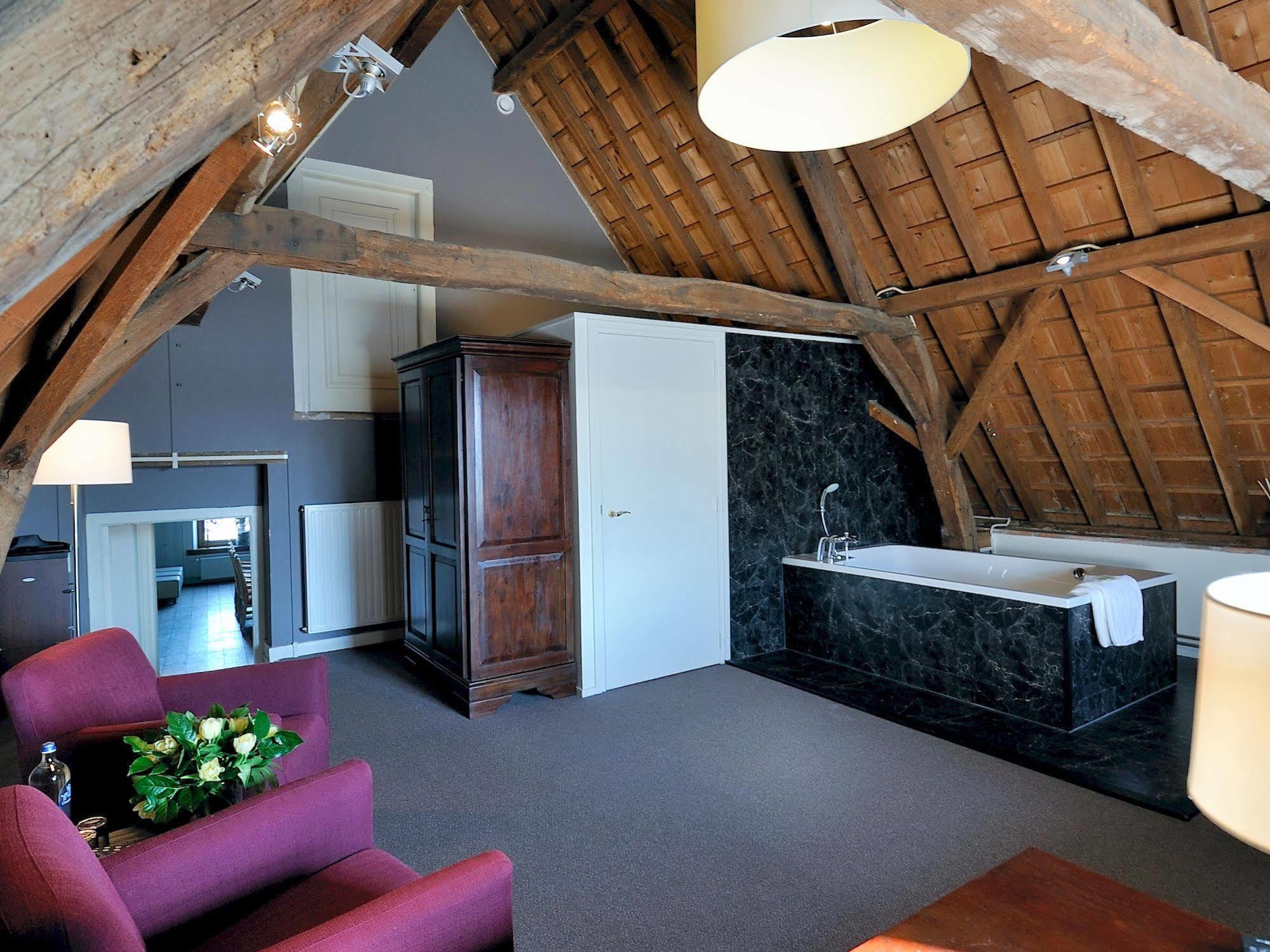 Hotel Het Raedthuys Синт Маартенсдайк Екстериор снимка